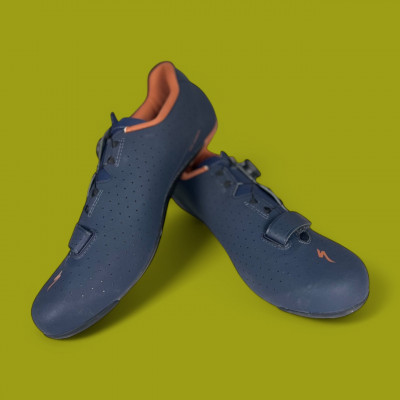 Chaussures de vélo Specialized TORCH 2.0 route à un prix imbattable !