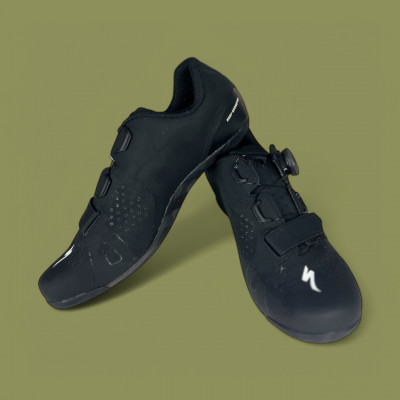 Chaussures de vélo Specialized TORCH 2.0 Black à un prix imbattable !