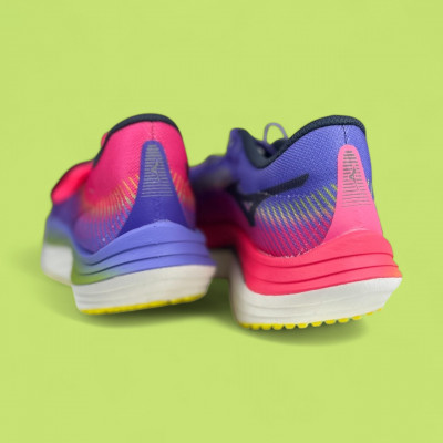 Chaussures de running Mizuno Wave Rebellion Pro femme à prix cassé !