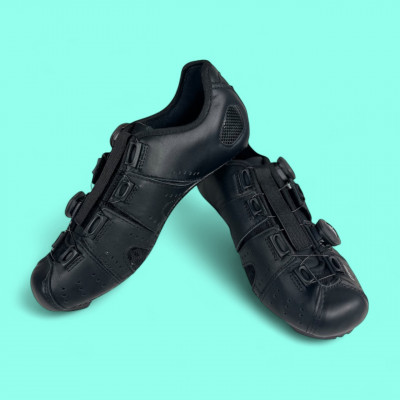 Chaussures de vélo LAKE "CX241" Black à prix cassé, -50% !