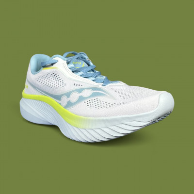 Chaussures de running femme Saucony Kinvara 15 à prix cassé !