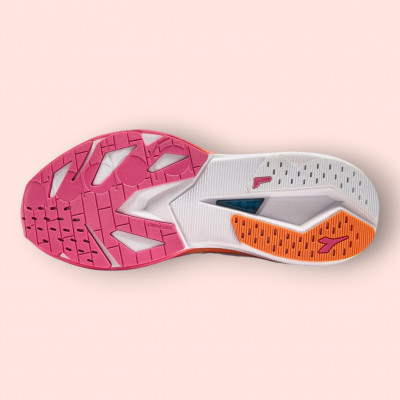 Chaussures de running femme DIadora Mythos Blueshield à prix cassé !