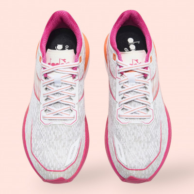 Chaussures de running femme DIadora Mythos Blueshield à prix cassé !