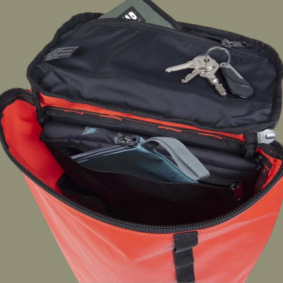 SNAP - sac Backpack 18L (grenadine/black)