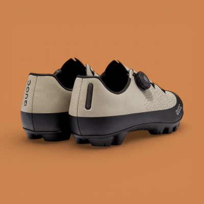 Chaussures de vélo Gravel QUOC Gran Tourer II Sand à prix cassé !