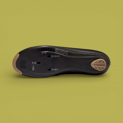 Chaussures de vélo route aventure QUOC Escape Road à prix cassé !