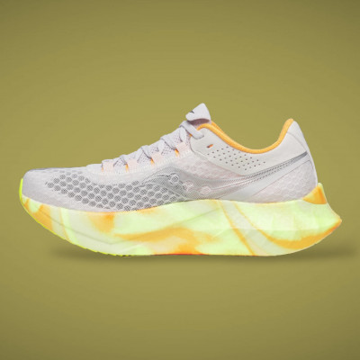 Chaussures de running (carbone) Saucony Endorphin Pro 4 à prix cassé !