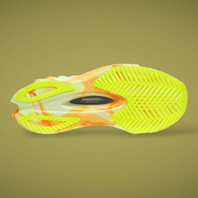 Chaussures de running (carbone) Saucony Endorphin Pro 4 à prix cassé !
