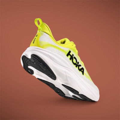 Chaussures de running homme HOKA Skyflow au meilleur prix !