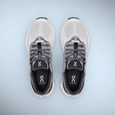 Chaussures de running homme CLOUDRUNNER 2 à prix cassé !