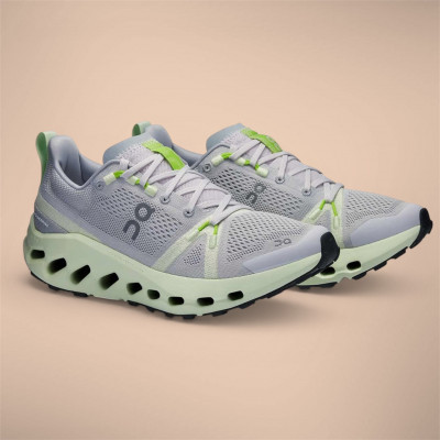 Chaussures de trail femme ON Running Cloudsurfer Trail à prix cassé !